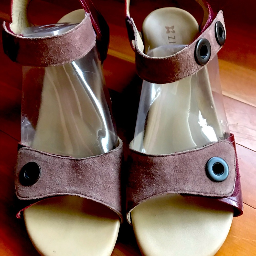 Ziera Sandals